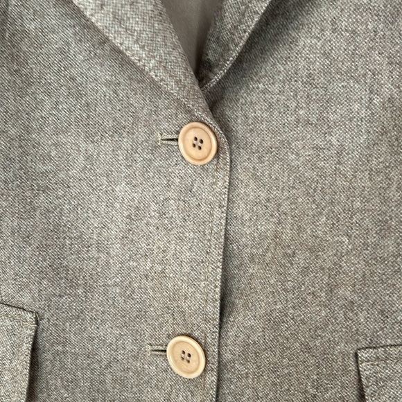 Theory wool blazer career staple sharp smart piece. Made in USA Pockets Business - Picture 5 of 10